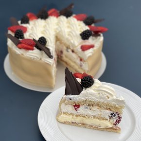 Lagkage. Samles og pyntes