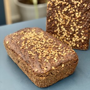 Rugbrd med melonkerner