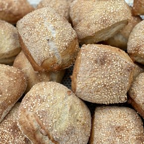 Frokoststykker med sesam og peanuts