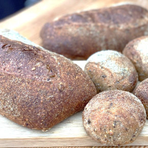 Fuldkorns-ciabattabrd og -boller